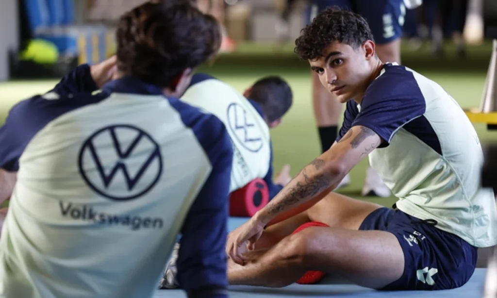 Bajcetic vuelve al gimnasio, pero se complican las cosas para Silva, Januzaj y Cardona