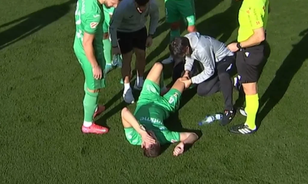 Borna Barisic sufre una lesión en su debut con el Leganés en Mestalla