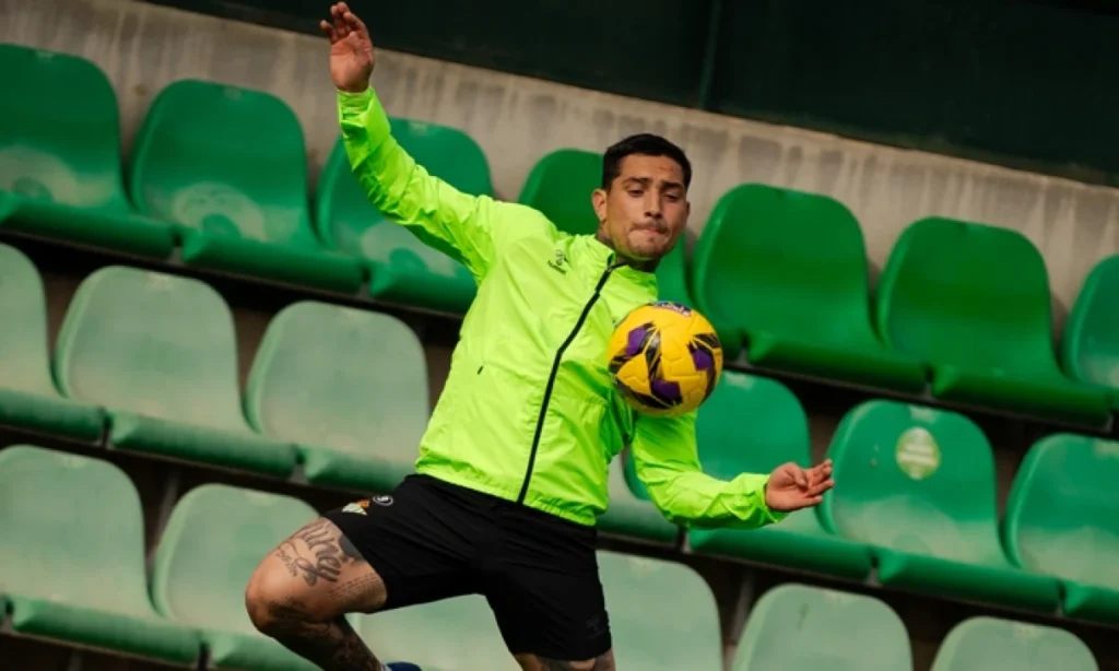 Carvalho se reintegra al equipo mientras Bellerín y Abde aún luchan por recuperarse