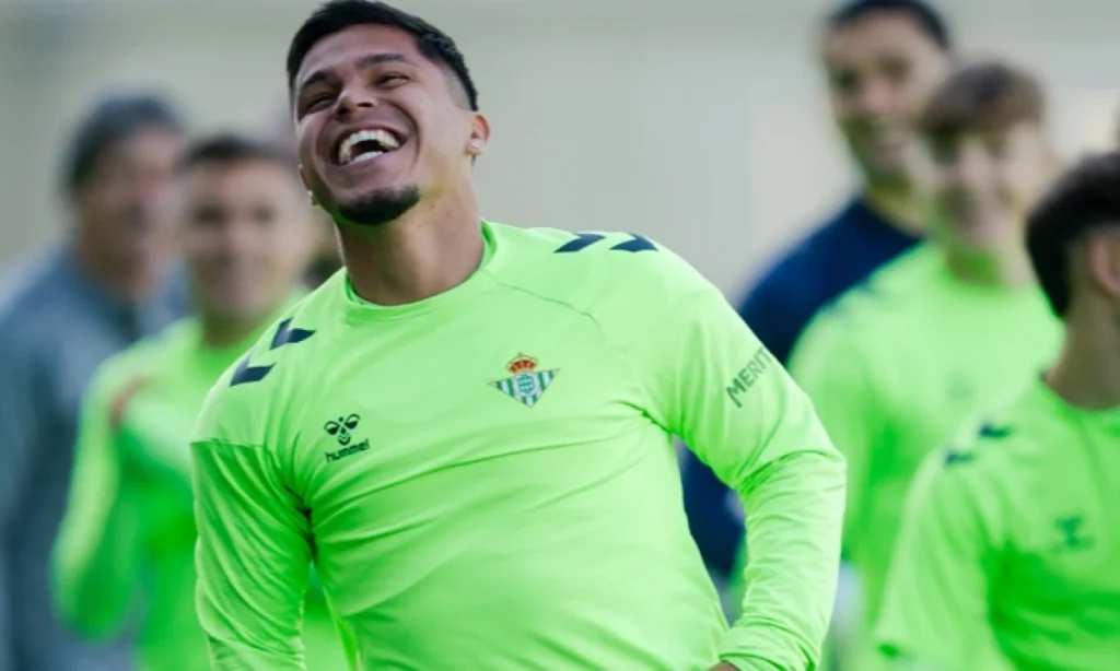 El Betis se prepara para el desafío en Balaídos: novedades, ausencias y posibles alineaciones ante el Celta