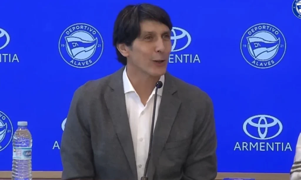 El Deportivo Alavés presenta a Pau Cabanes: el fichaje que promete cambiar el rumbo del equipo y la sorprendente evolución de Sivera