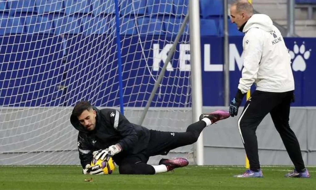 El Espanyol se enfrenta a una crisis en la portería: Pacheco será operado y la solución llega desde el filial