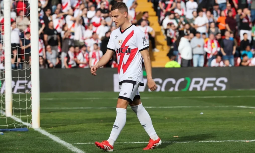 El Rayo lanza una ofensiva: ¿podría revertir la roja de De Frutos ante el Villarreal?