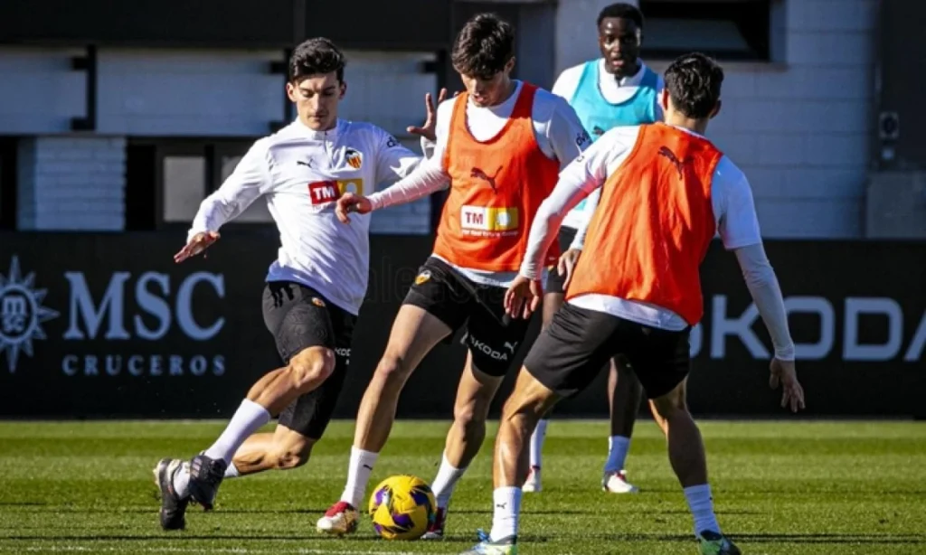 La sorprendente recuperación de Javi Guerra y Diakhaby: ¿qué significa para tu equipo en la Liga Fantasy?