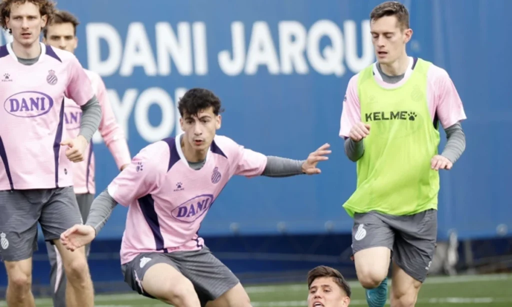 Pol Lozano sorprende en su regreso a los entrenamientos: ¿qué significa para tu equipo Fantasy?