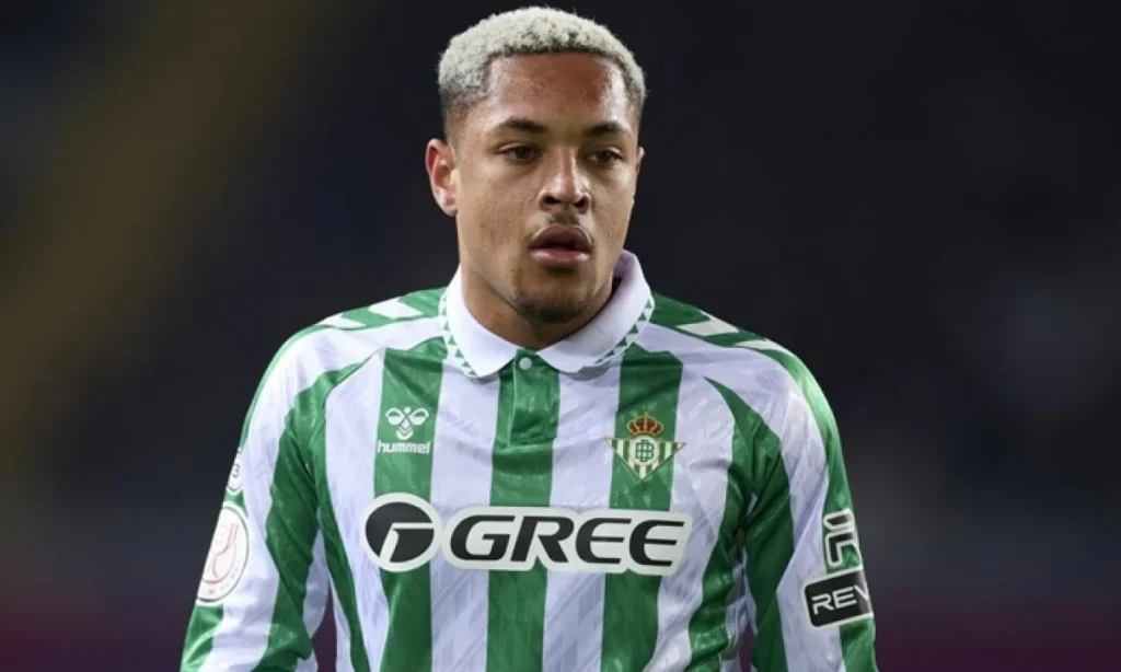 Vitor Roque deja el Betis y se une al Palmeiras tras el acuerdo con el Barcelona