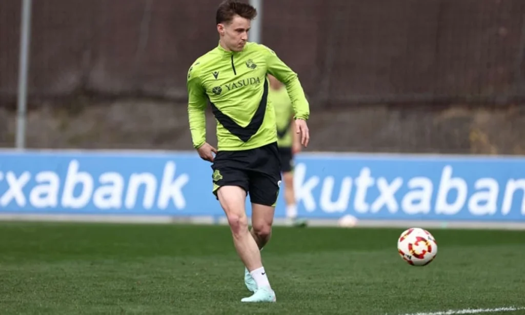 Aguerd y Pacheco entrenan; Oskarsson sigue enfermo