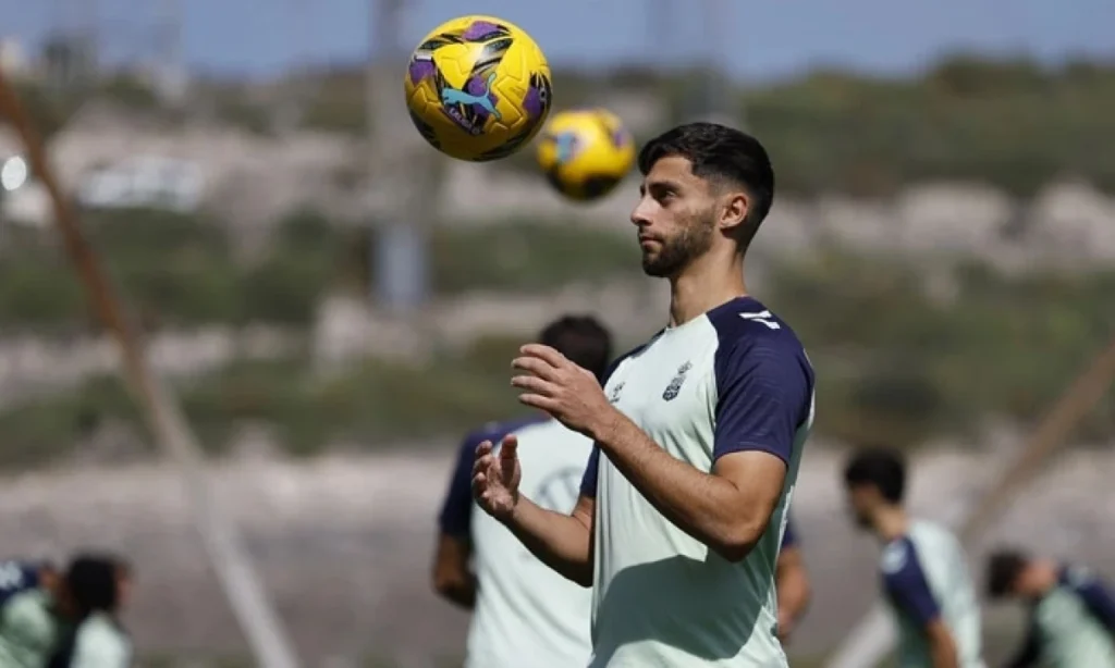 Andy Pelmard se entrena en solitario durante la semana de parón