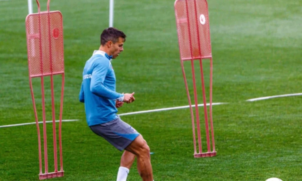 Azpilicueta se reintegra mientras Simeone divide al equipo