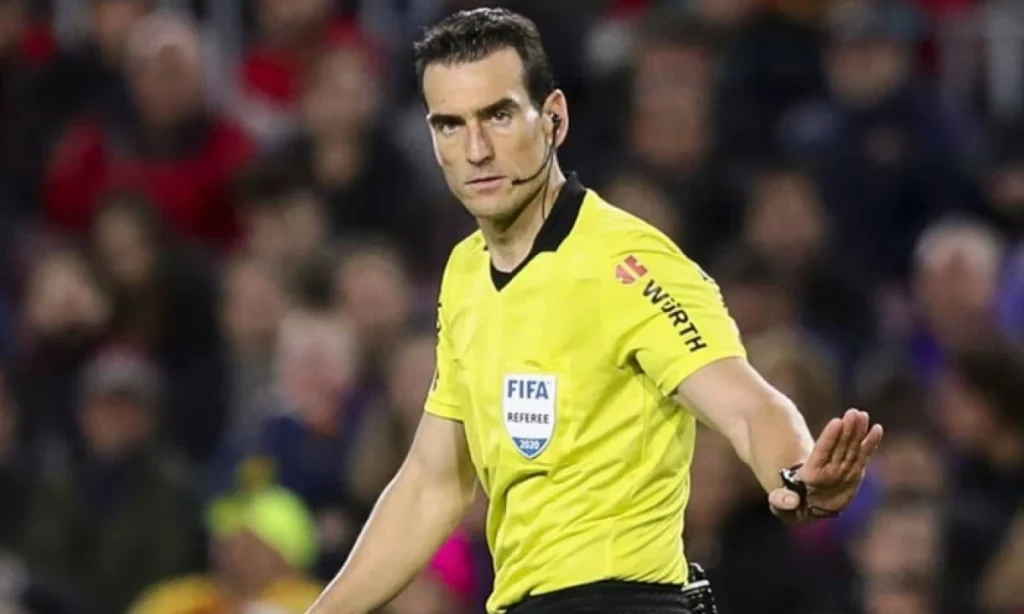 Cambio en el banquillo: Muñiz Ruiz toma las riendas del Leganés ante el Getafe tras la lesión de Martínez Munuera