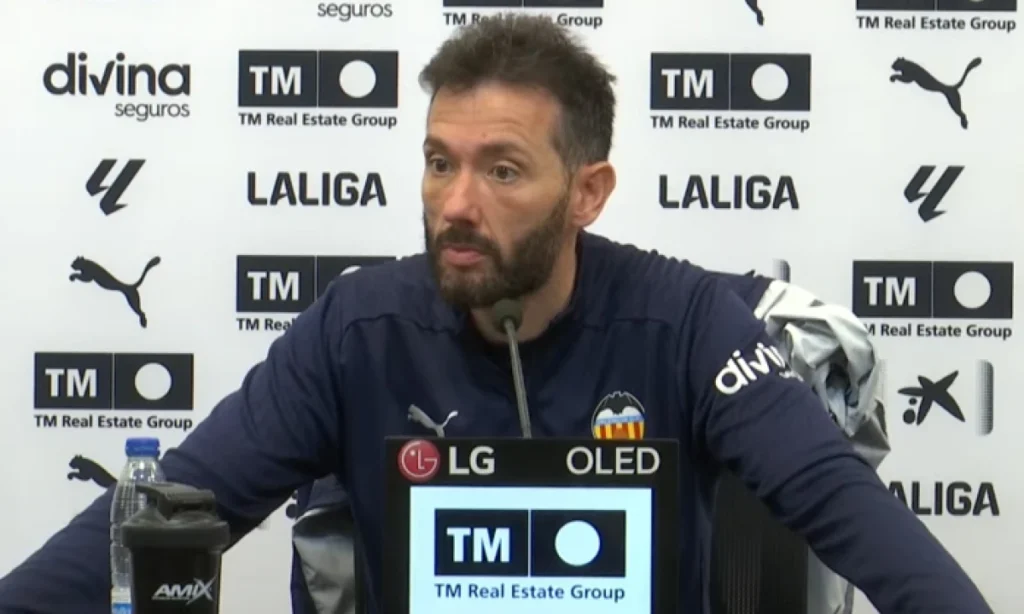 Corberán Analiza a Diakhaby, Aarons y el Valladolid en su Estrategia de Juego