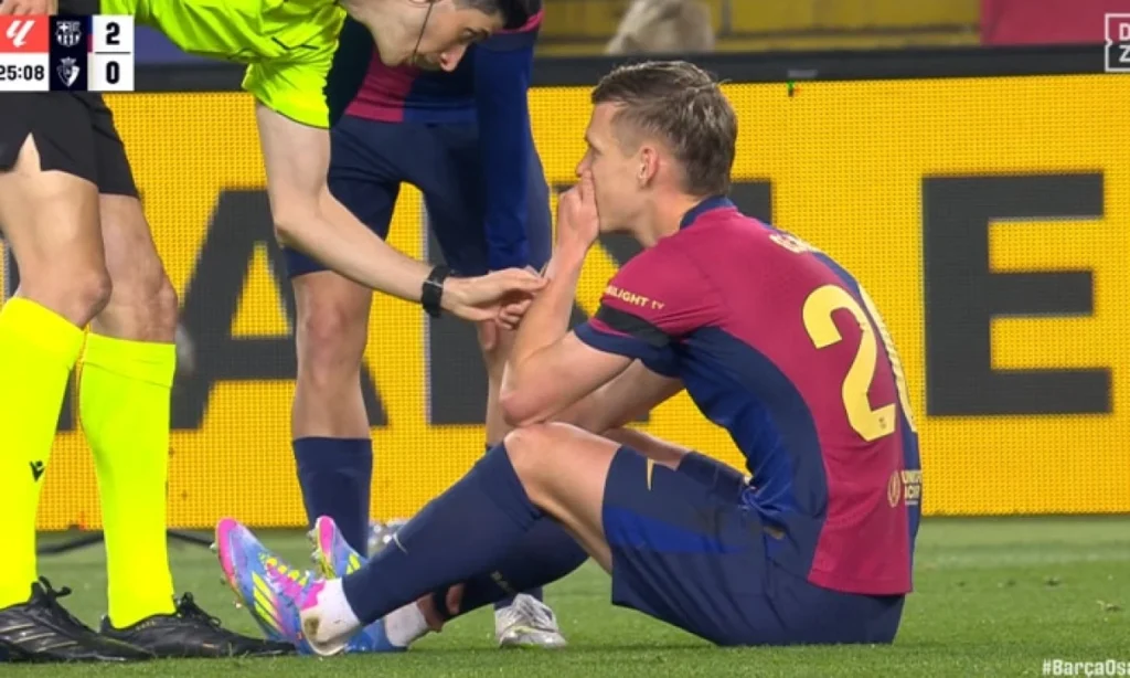Dani Olmo abandona el partido por molestias en el aductor
