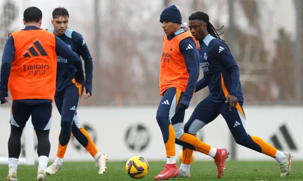 Fede Valverde se limita en el entrenamiento previo al partido