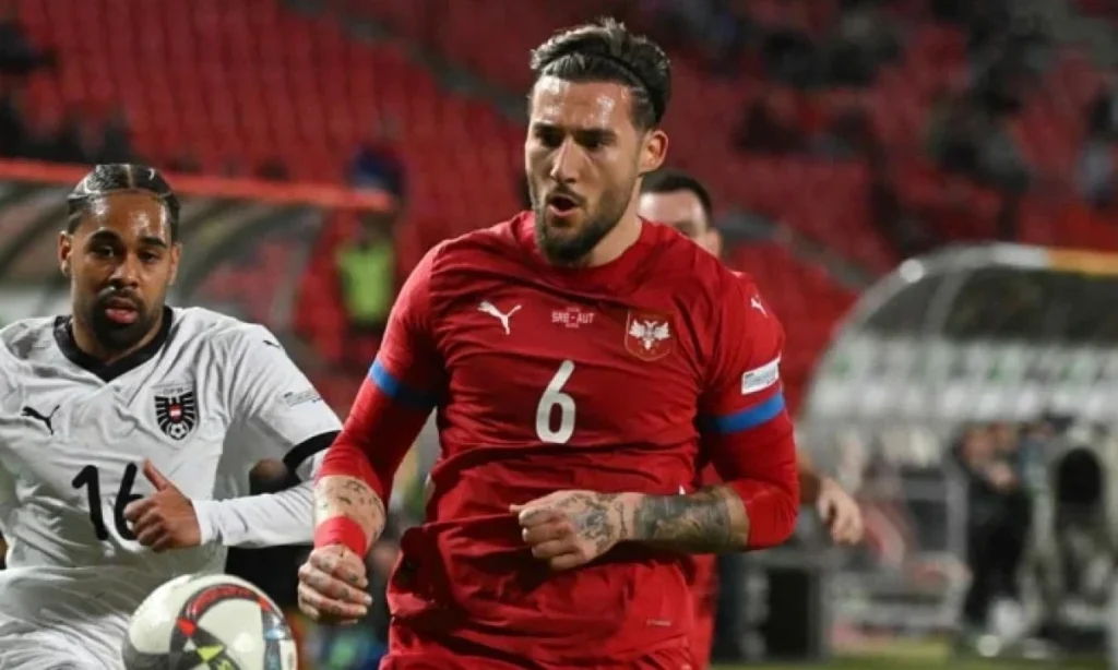 Gudelj se retira por calambres anticipados en el duelo contra Austria