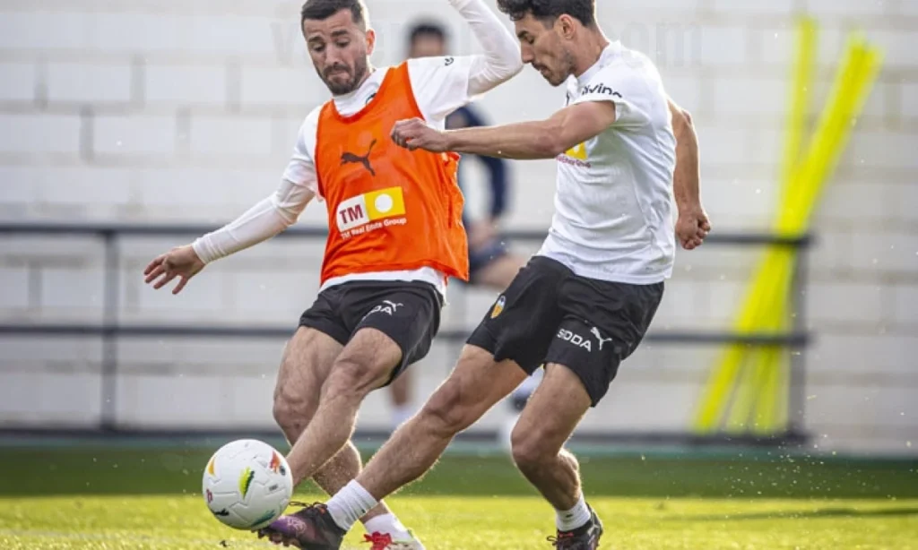 Hugo Duro se Mantiene; Bajas en el Equipo por Internacionales