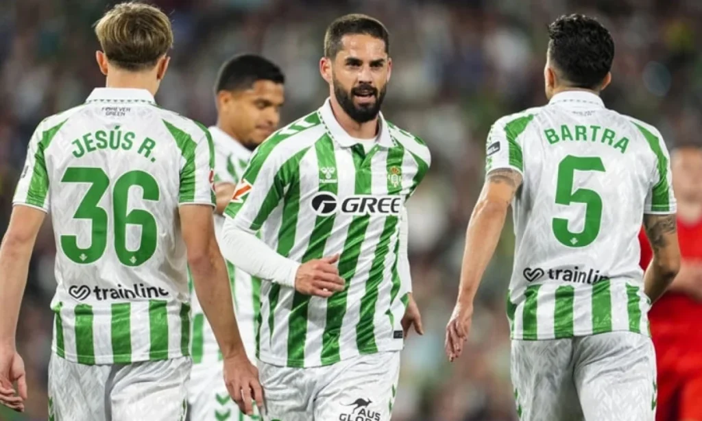 Isco se recupera mientras cumple su sanción.