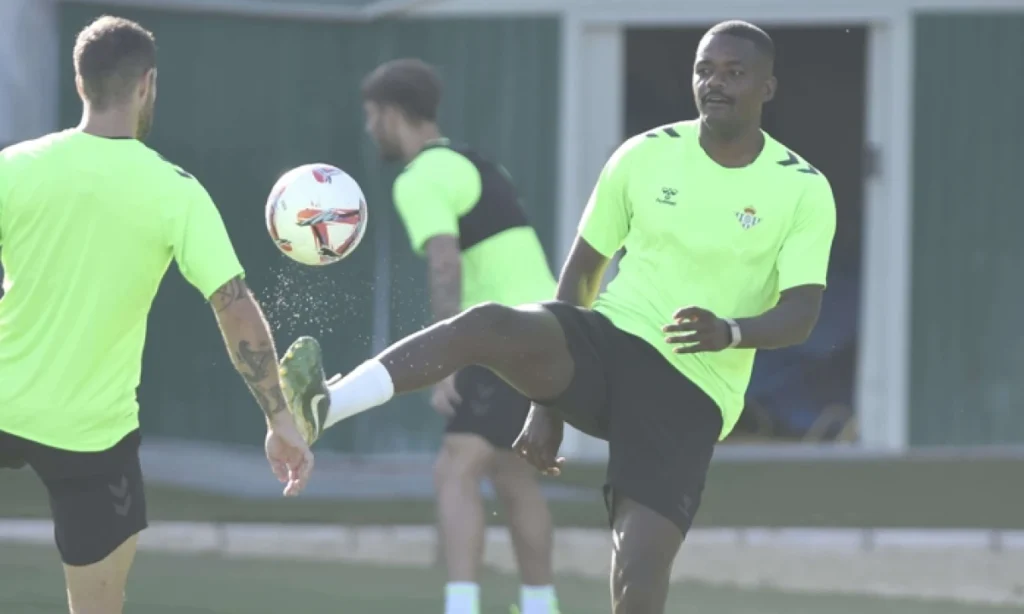 Isco y Adrián se entrenan al margen junto a tres lesionados
