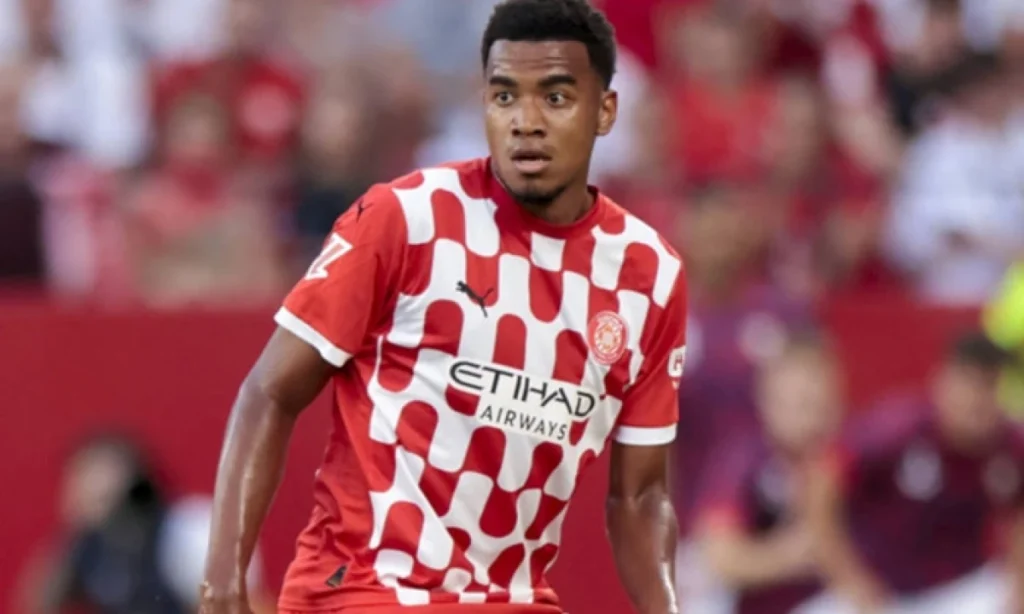 Jhon Solís se pierde el partido por lesión de última hora