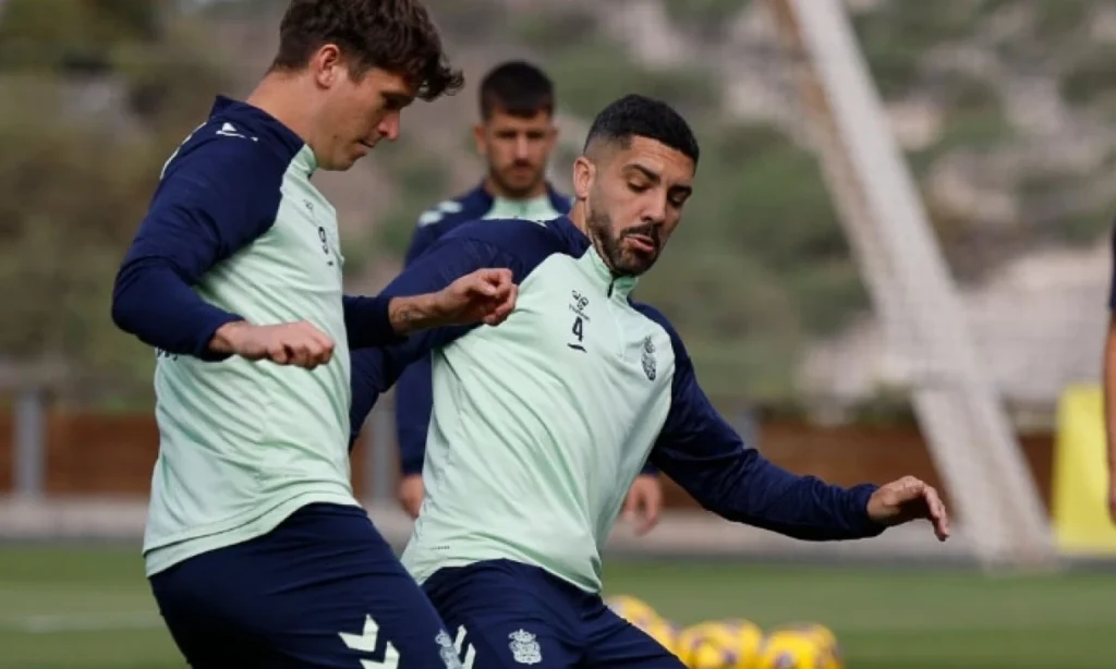 Las Palmas reinicia entrenamientos: Pelmard y Benito fuera del grupo