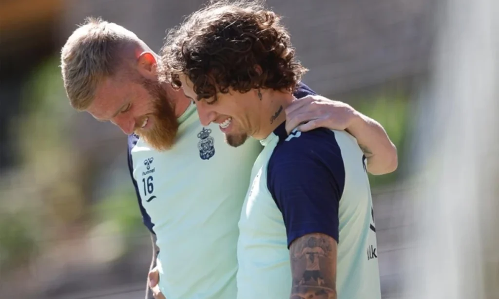 Mármol y Pelmard se ausentan a dos días del partido