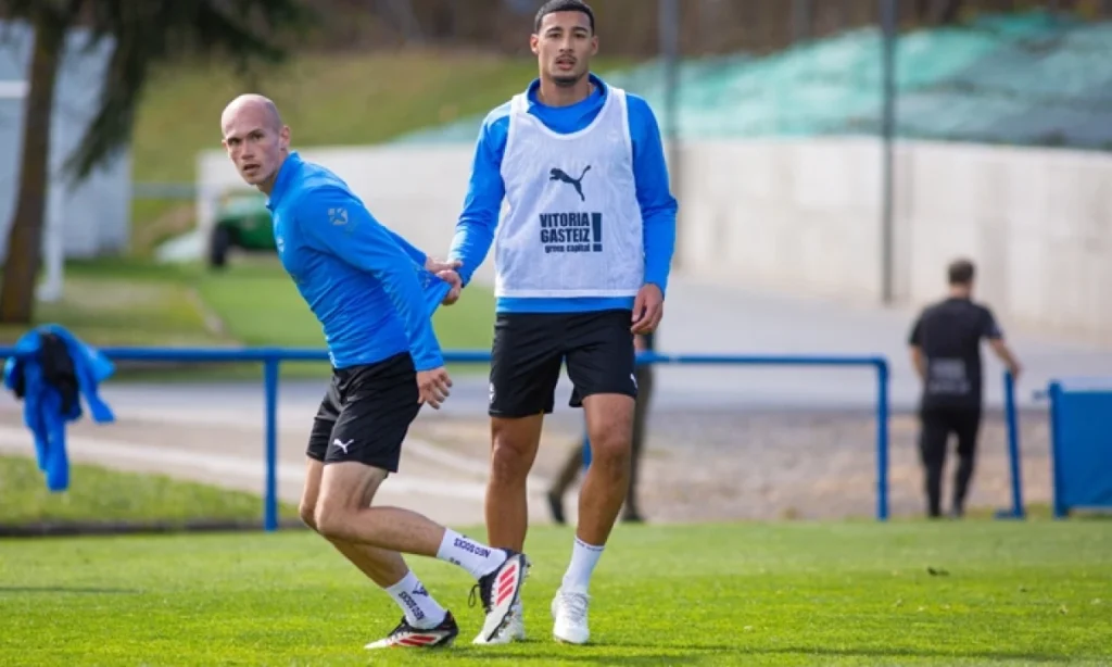Owono Refuerza la Portería: Benavídez y Novoa se Sumergen en el Entrenamiento