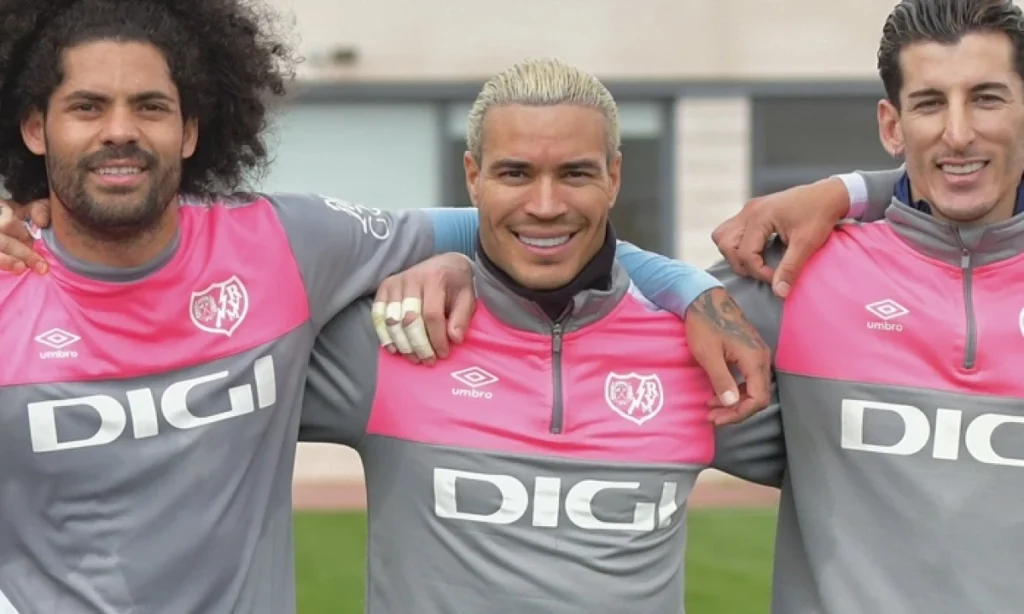 Raúl de Tomás se une al entrenamiento grupal