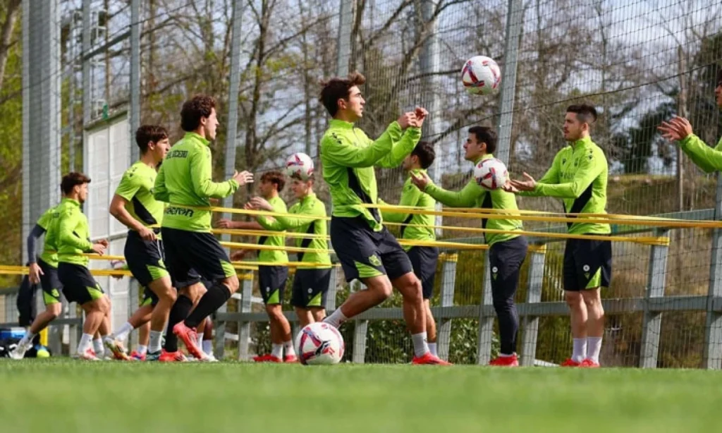 Real Sociedad regresa al entrenamiento con bajas y sin sus internacionales