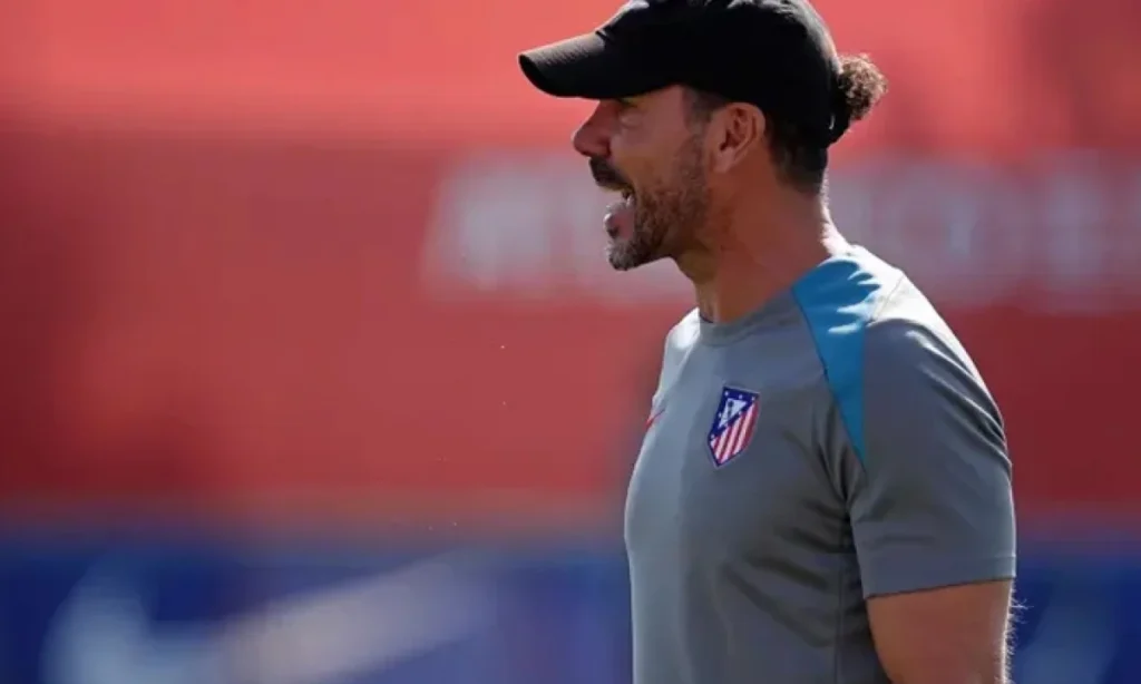 Simeone prueba con Molina y prescinde de Barrios