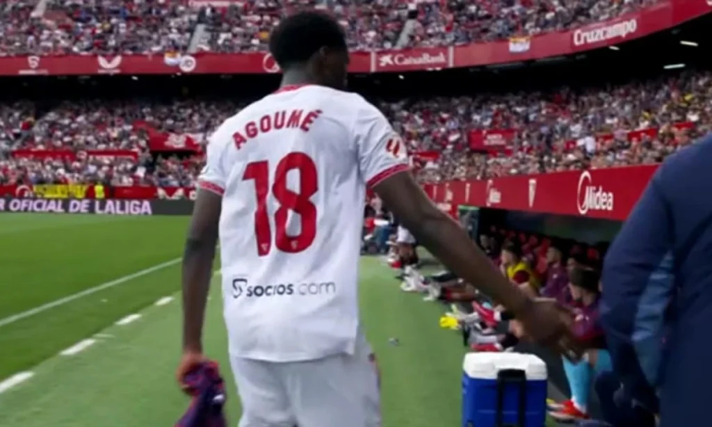 Agoumé Sale por Calambres en el Partido