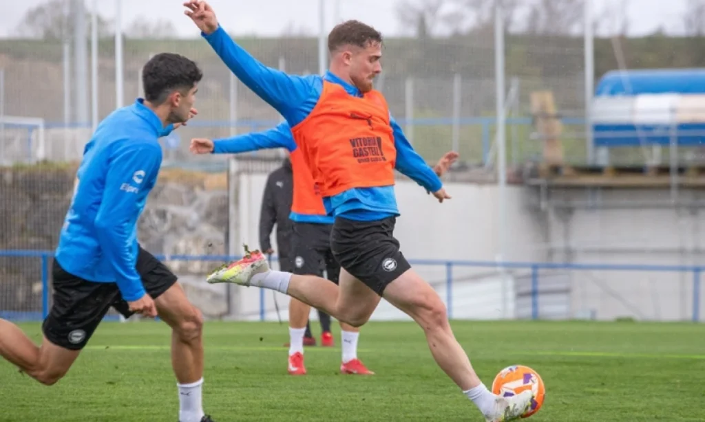 Alavés vuelve al entrenamiento con Abqar como única ausencia