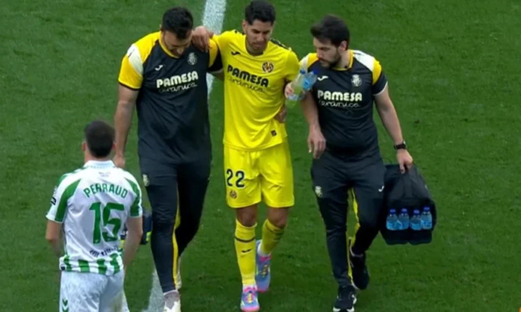 Calambres obligan a Pedraza y Ayoze a abandonar el partido