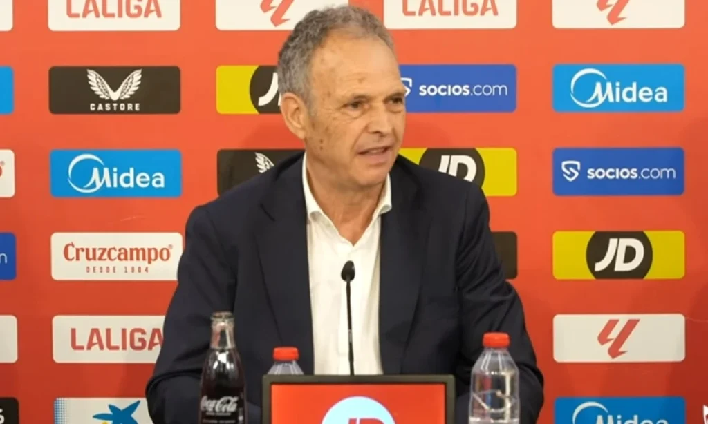 Caparrós asume el timón del Sevilla: 'Partido a partido'