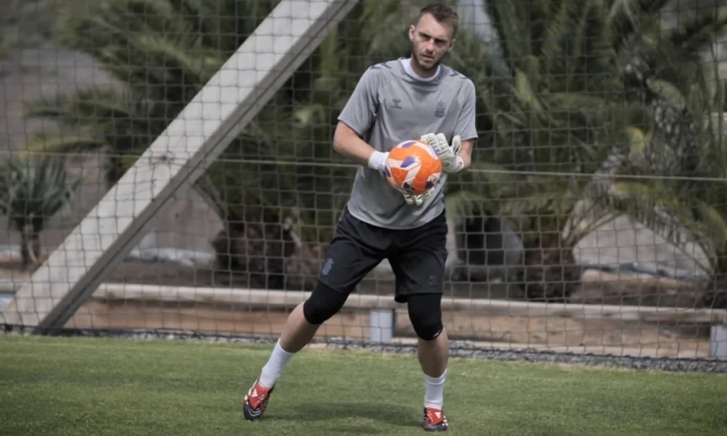 Cillessen retoma la portería con cautela