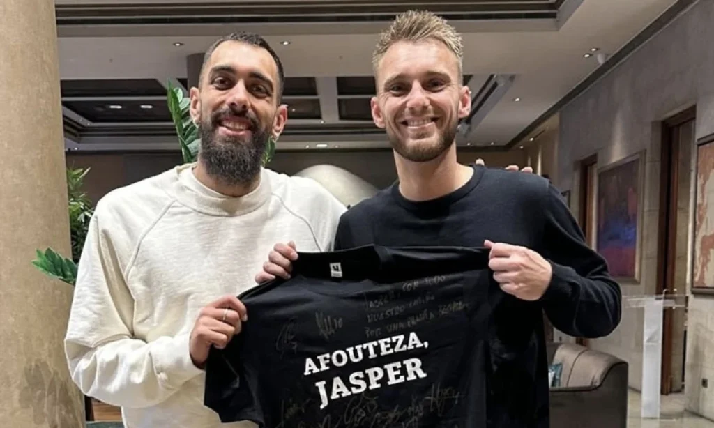 Cillessen rompe el silencio sobre su lesión al volver a Gran Canaria