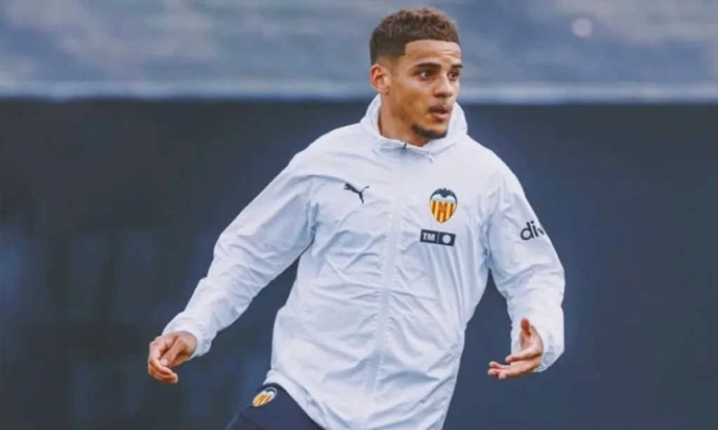 Corberán prueba nueva defensa con Aarons y Yarek ante problemas de Diakhaby