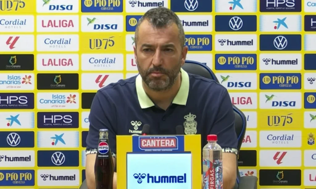 Diego Martínez elude pistas sobre su alineación en las bandas del Atlético