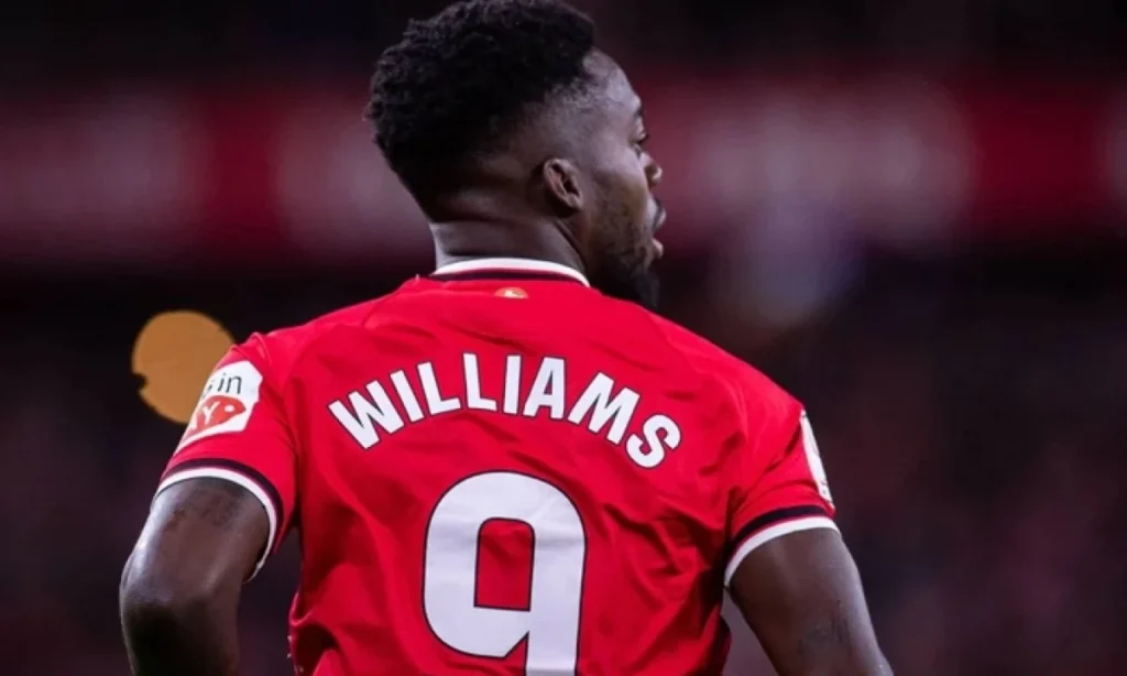 Iñaki Williams se retira por molestias y deja al equipo con diez