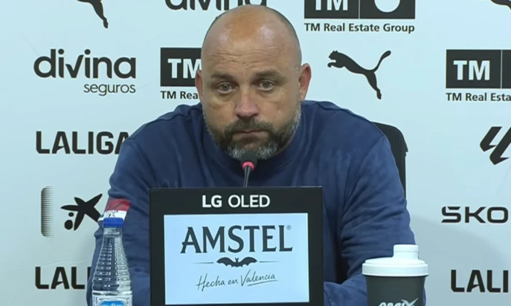 Manolo valora el empate y destaca el gol de Puado tras el incidente de Joan García