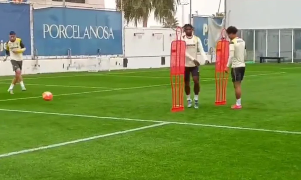 Pape Gueye se une al grupo; Pépé y Logan Costa se entrenan al margen