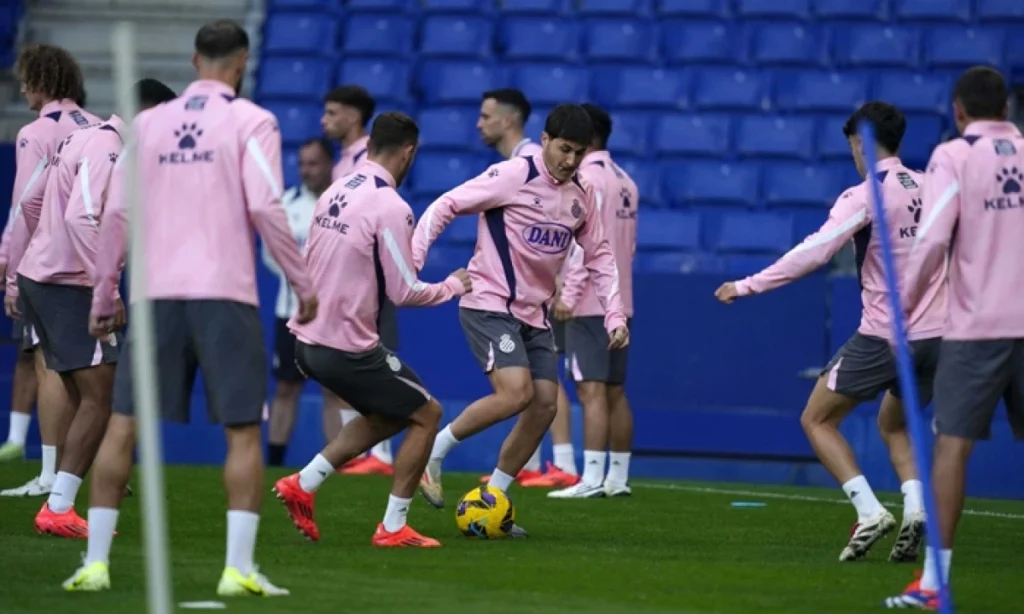 Solo Oliván y Gragera se pierden la última sesión antes del partido