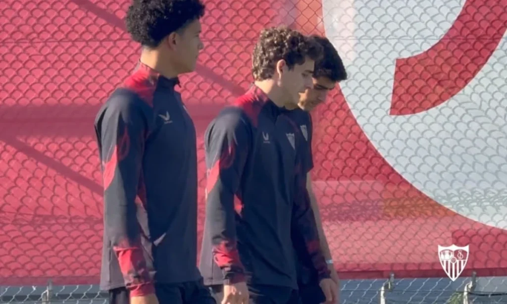 Vuelta al trabajo del Sevilla: Pruebas para Vargas